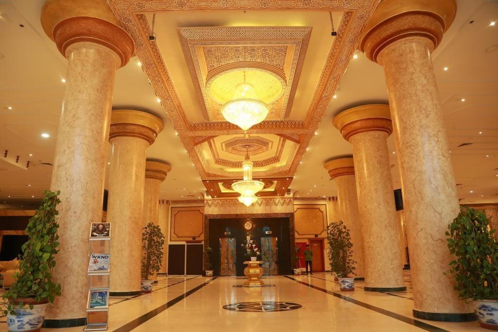Crown Palace Hotel Ajman Exterior photo